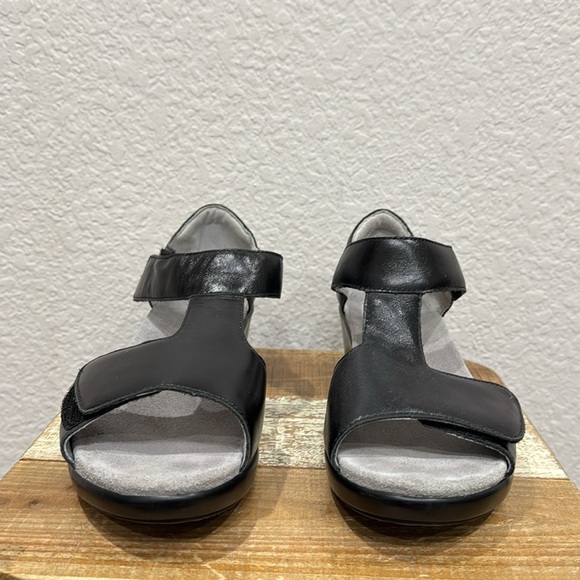 Algeria Riki Black Leather Sandals Size 9 - Picture 3 of 7